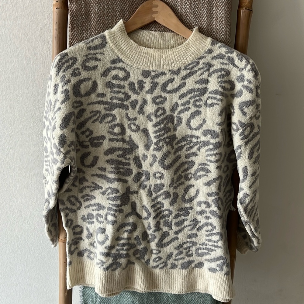 RD Style Leopard Cream Sweater Size XS